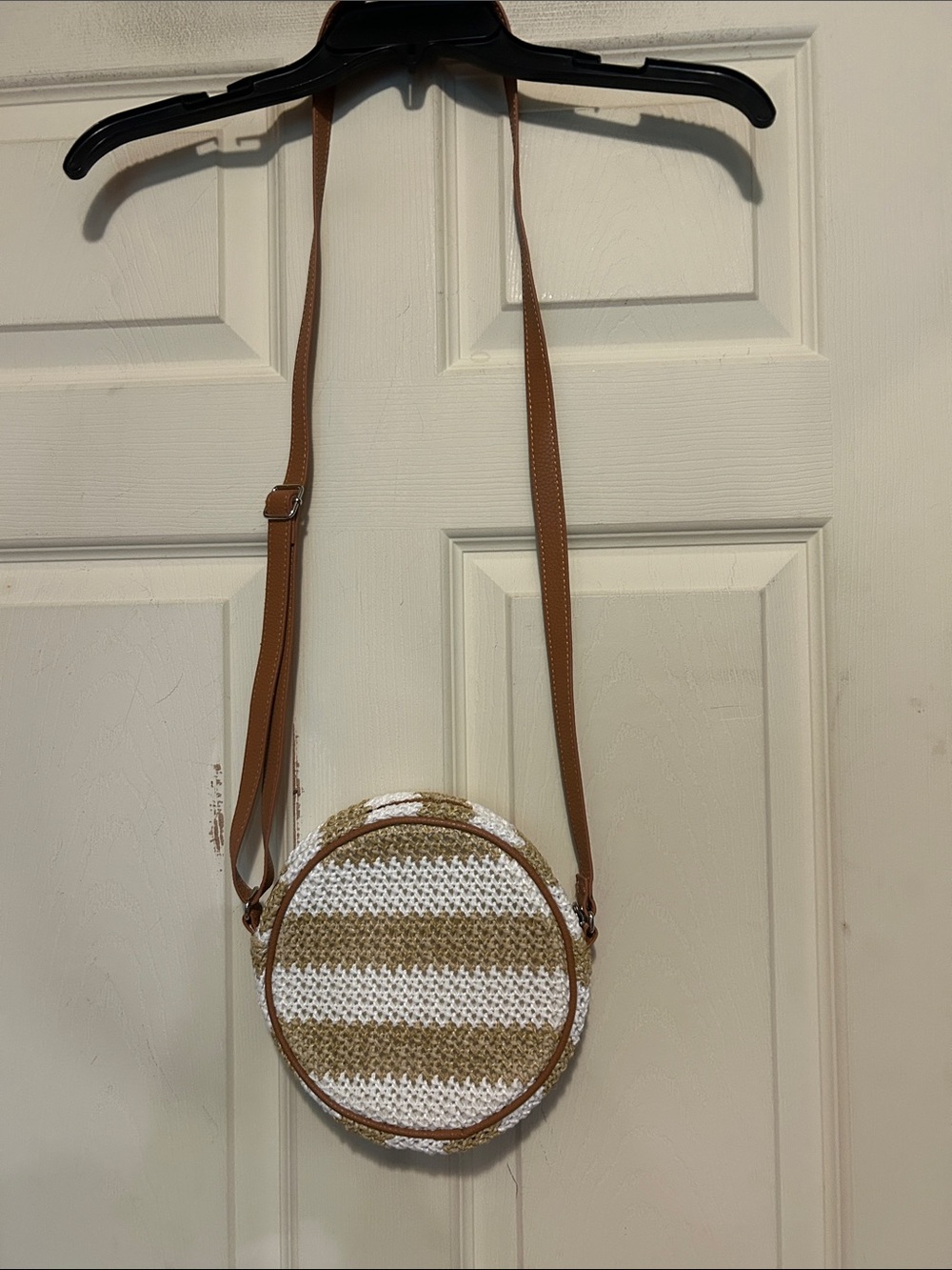 Thirty-One Gifts Jewell Round About crossbody bag